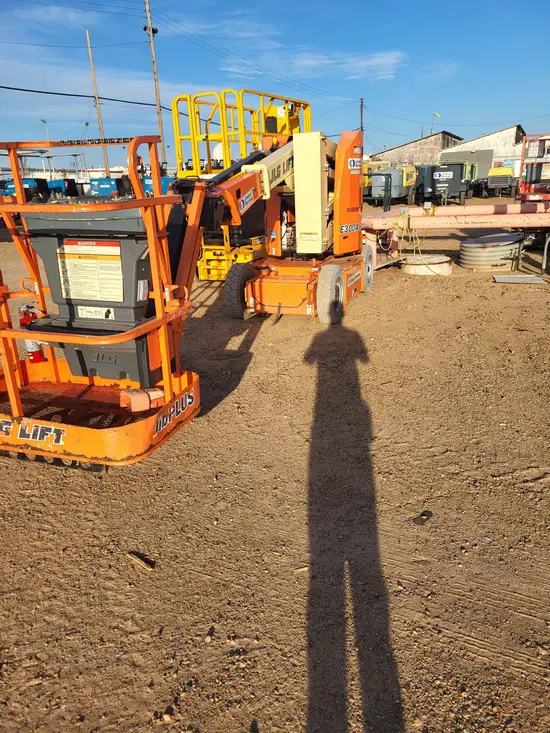 2016 JLG E300AJP Articulating Boom Lift