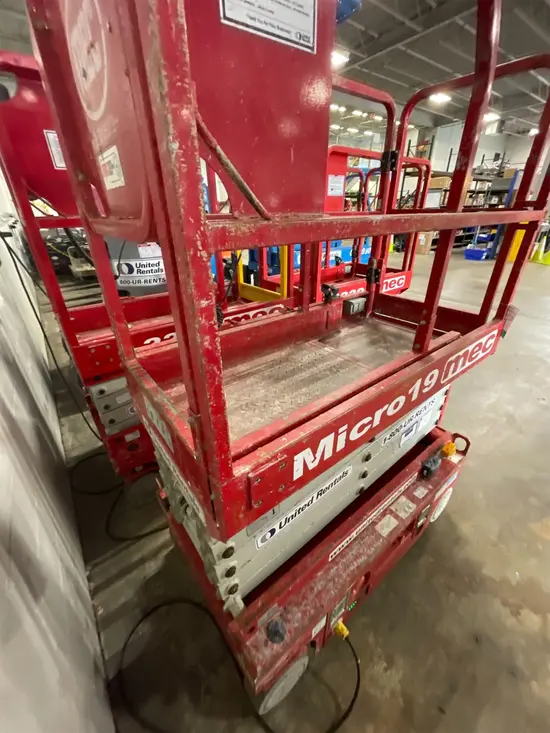 2018 MEC MICRO 19 Scissor Lift