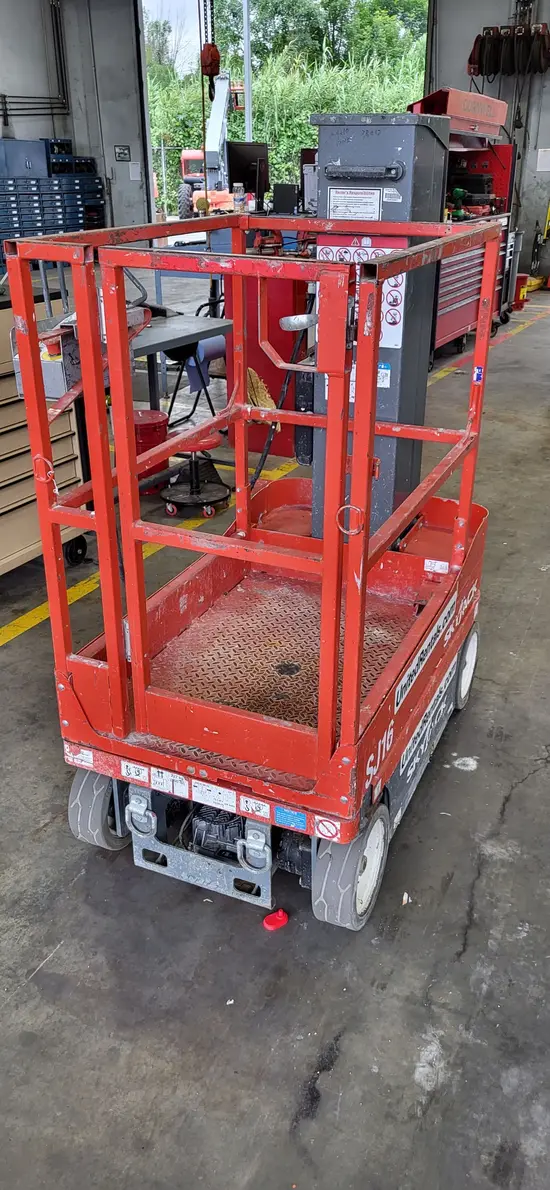 2017 Skyjack SJ16 Self-Propelled One-Person Lift