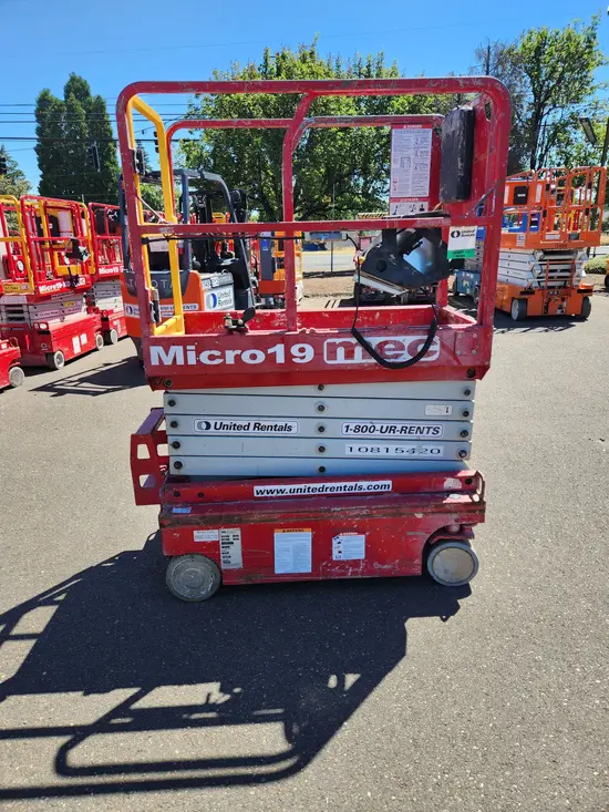 2018 MEC MICRO 19 Scissor Lift