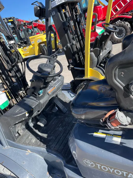 2018 Toyota 8FGU30 Warehouse Forklift