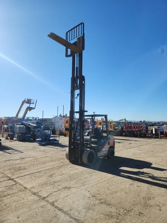 2017 Toyota 8FDU30 Warehouse Forklift