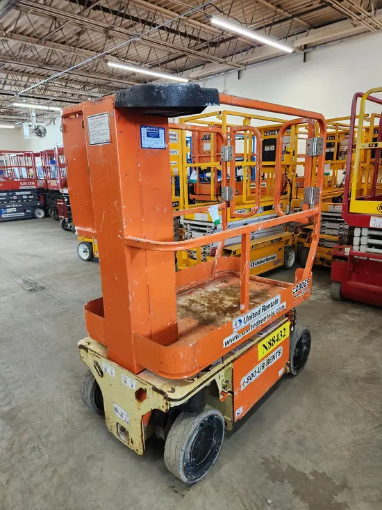 2014 JLG 1230ES Self-Propelled One-Person Lift