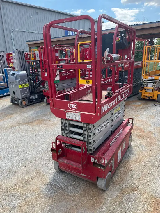 2018 MEC MICRO 19 Scissor Lift