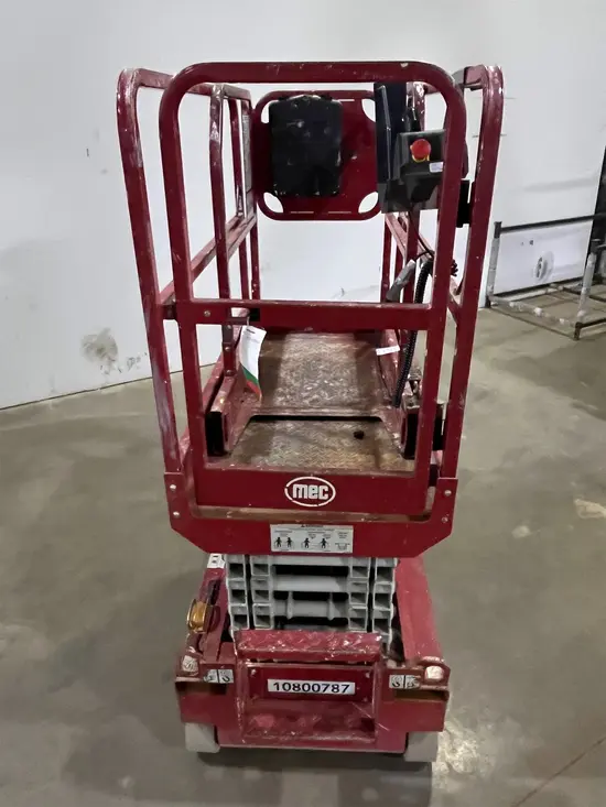 2018 MEC MICRO 19 Scissor Lift