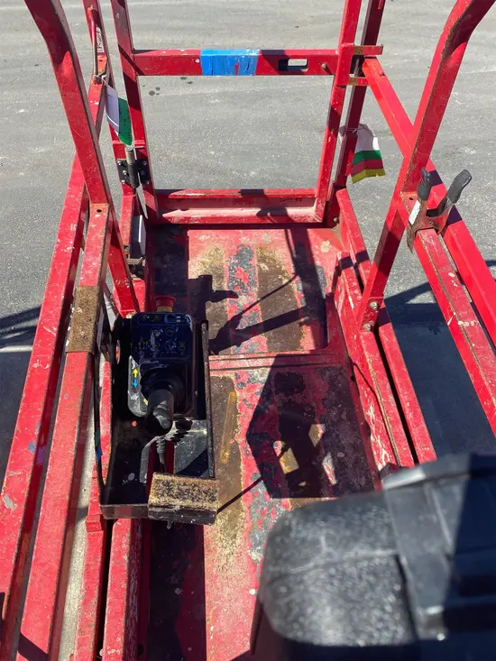 2017 MEC MICRO 19 Scissor Lift