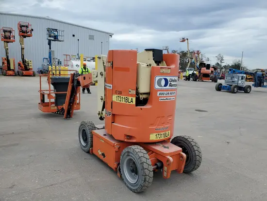 2015 JLG E300AJP Articulating Boom Lift