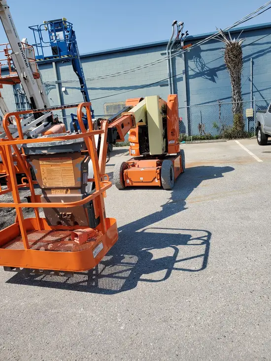 2014 JLG E300AJP Articulating Boom Lift