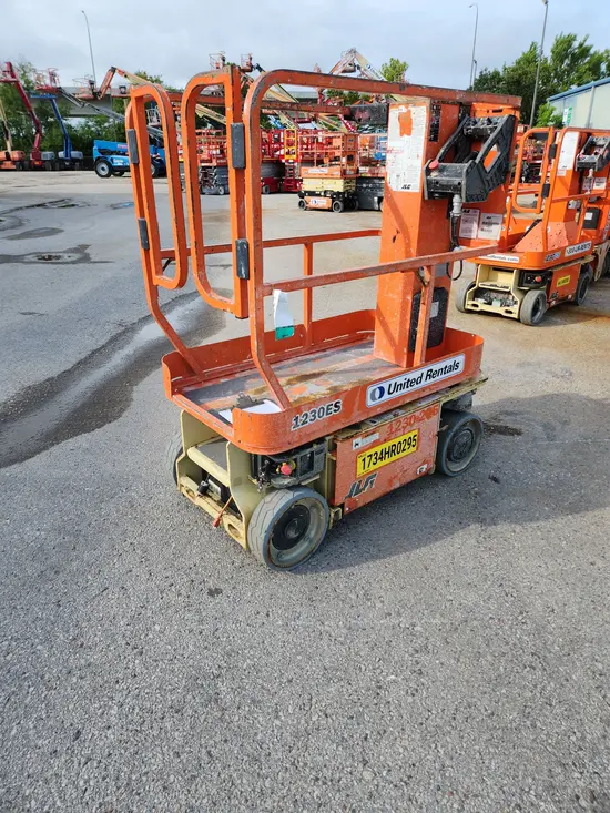2019 JLG 1230ES Self-Propelled One-Person Lift