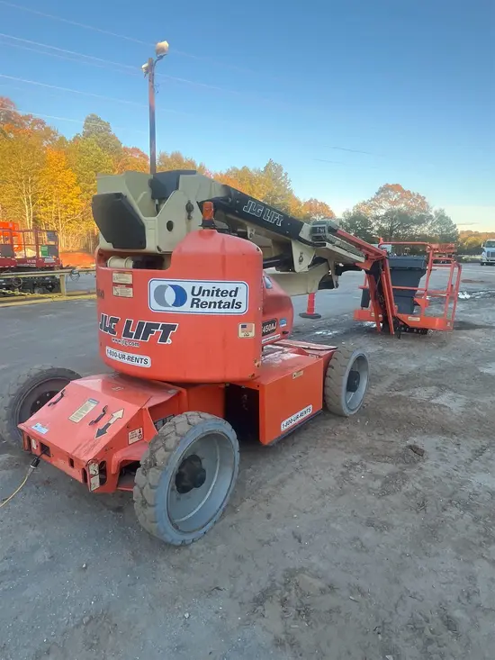 2015 JLG E450AJ Articulating Boom Lift