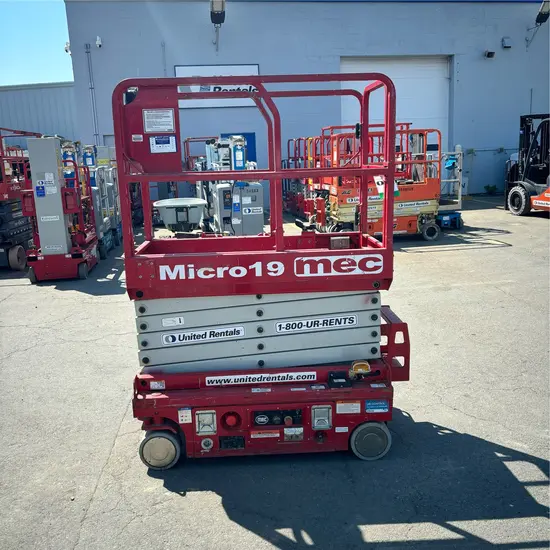 2018 MEC MICRO 19 Scissor Lift