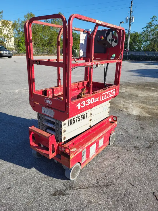 2017 MEC 1330SE Scissor Lift