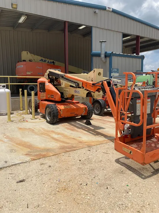 2016 JLG E450AJ Articulating Boom Lift