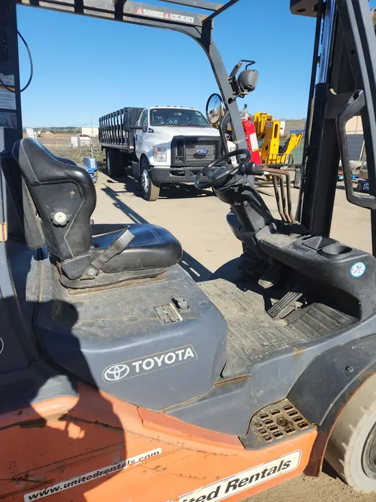 2017 Toyota 8FDU30 Warehouse Forklift