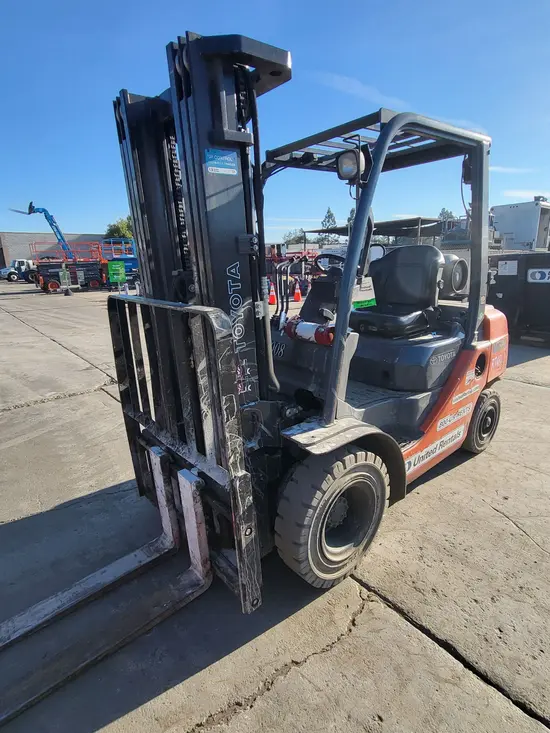2018 Toyota 8FGU25 Warehouse Forklift