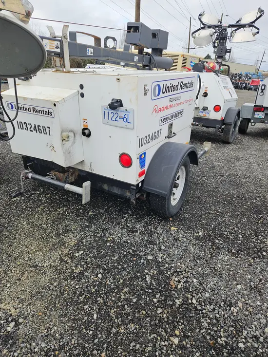 2014 Magnum Pro MLT5200 Portable Light Tower