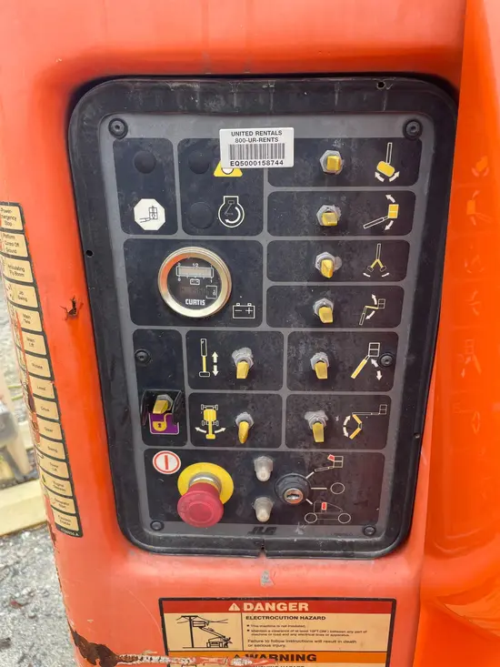 2014 JLG E400AJPN Articulating Boom Lift