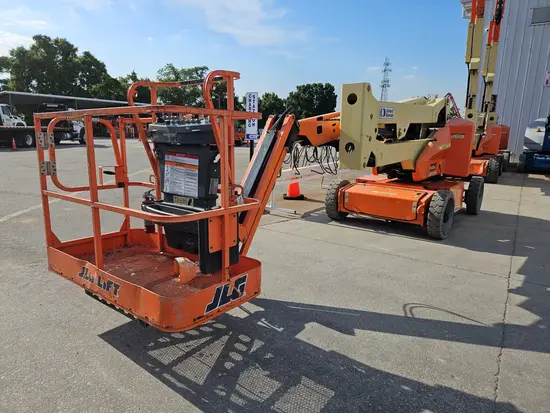 2016 JLG E450AJ Articulating Boom Lift