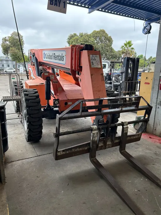 2015 SKYTRAK 6042 Forklift