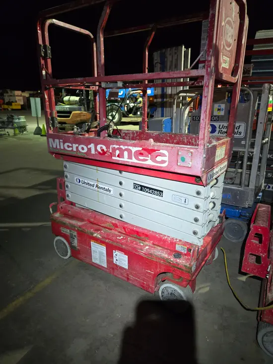 2019 MEC MICRO 19 Scissor Lift