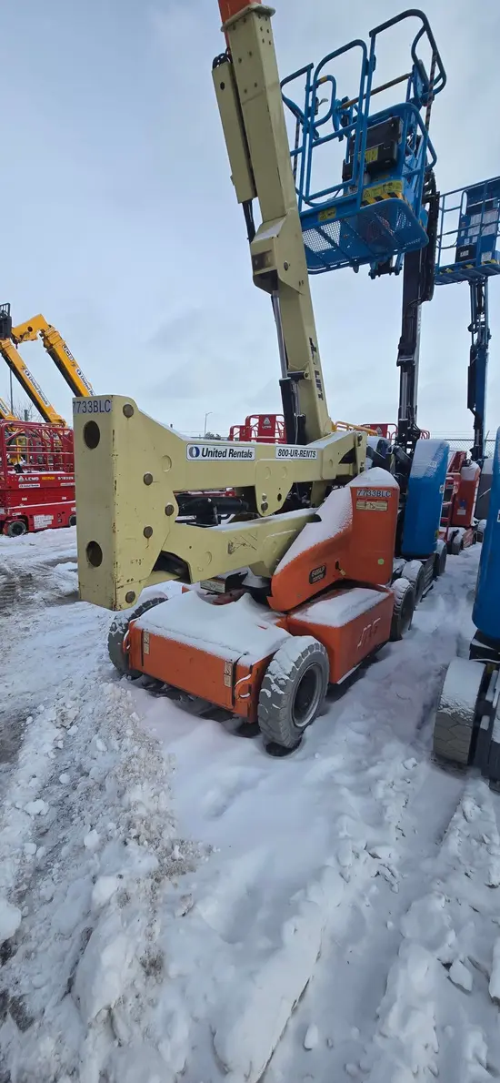 2012 JLG E400AJPN Articulating Boom Lift