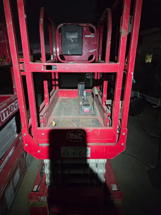 2017 MEC 1330SE Scissor Lift