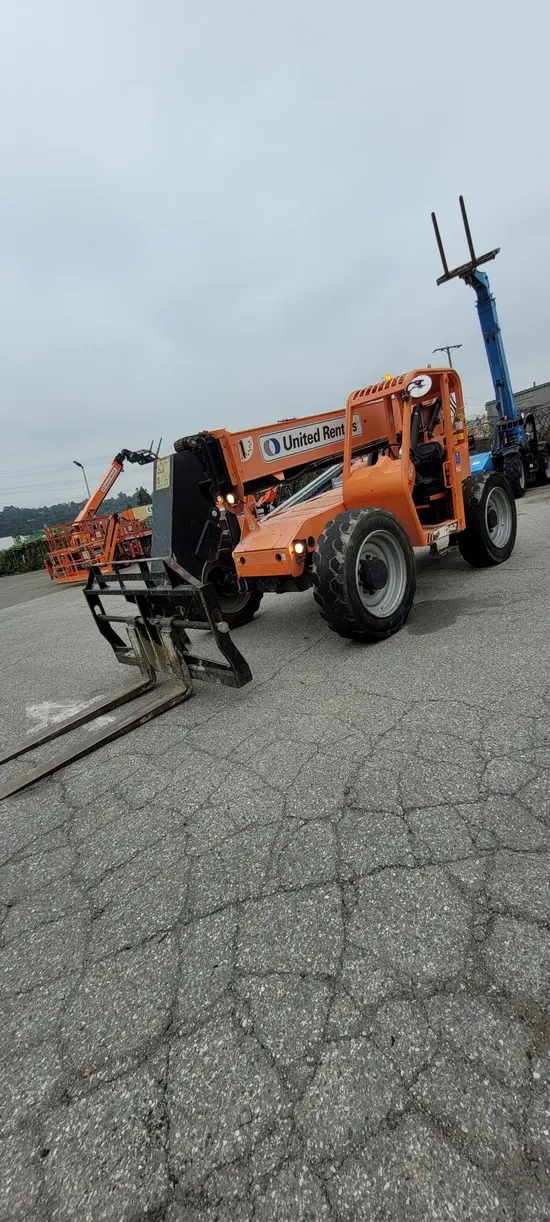 2016 SKYTRAK 6042 Forklift