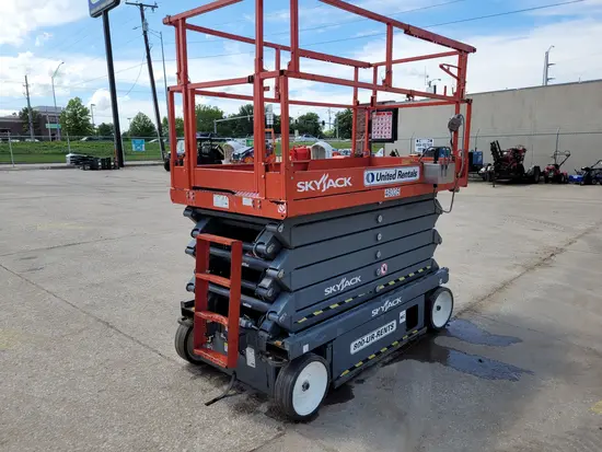 2017 Skyjack SJIII4740 Scissor Lift