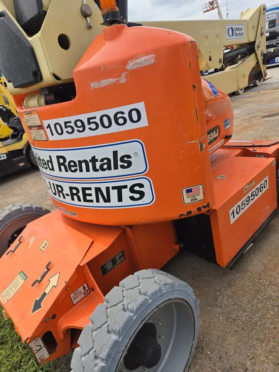 2017 JLG E450AJ Articulating Boom Lift