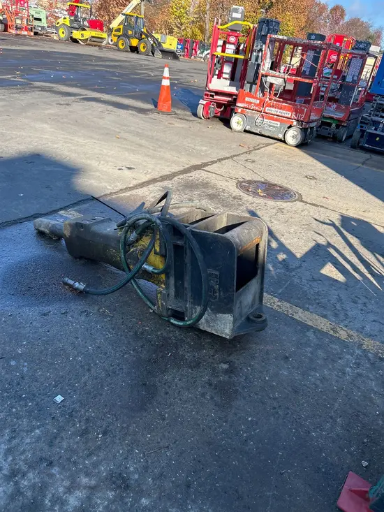 2017 Atlas Copco SB 452 Attachment