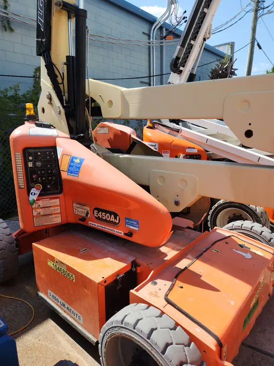 2016 JLG E450AJ Articulating Boom Lift