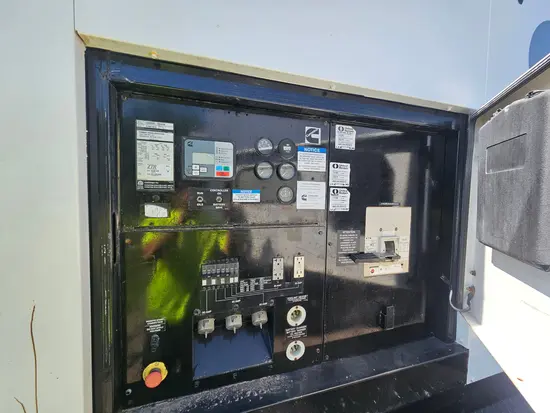 2015 Cummins C300D6R WOG Diesel Generator