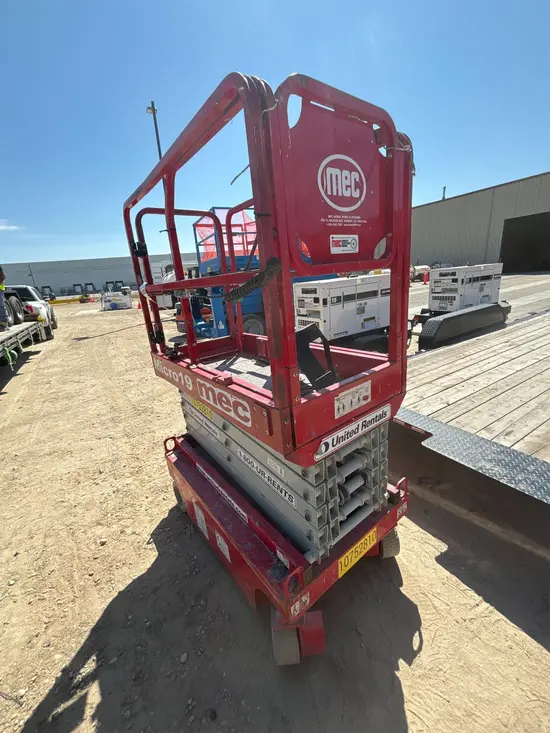 2018 MEC MICRO 19 Scissor Lift