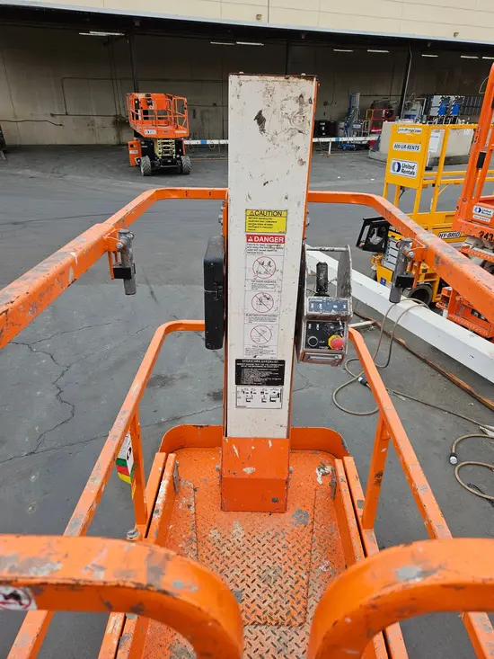 2022 Snorkel TM16E Self-Propelled One-Person Lift