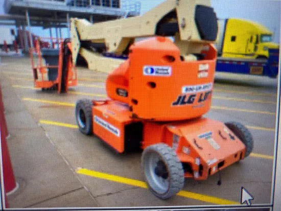 2016 JLG E400AJPN Articulating Boom Lift