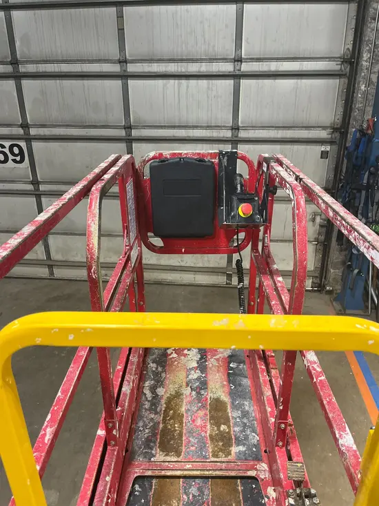 2018 MEC MICRO 19 Scissor Lift