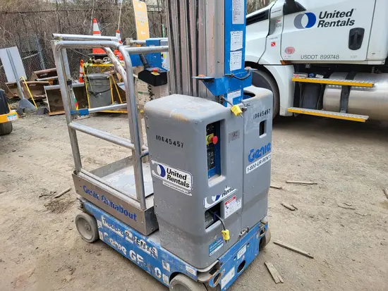 2017 Genie GR-20 Self-Propelled One-Person Lift