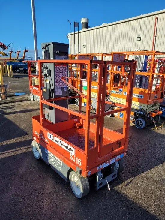 2016 Skyjack SJ16 Self-Propelled One-Person Lift