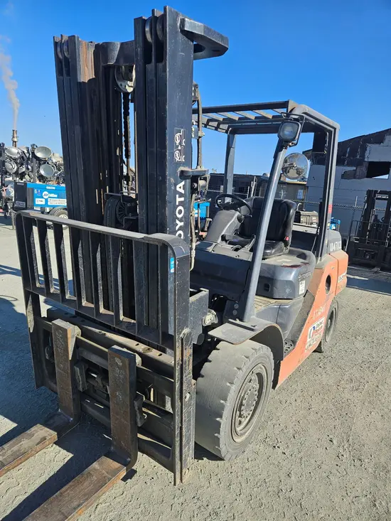 2016 Toyota 8FD35U Warehouse Forklift