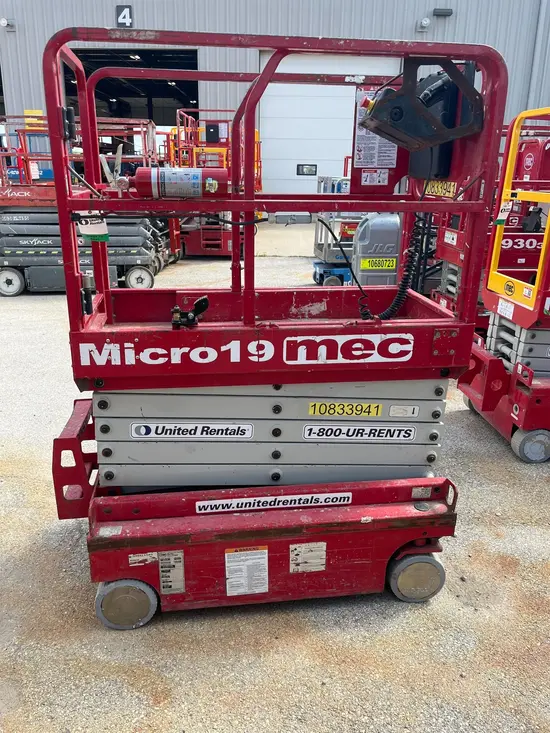 2018 MEC MICRO 19 Scissor Lift
