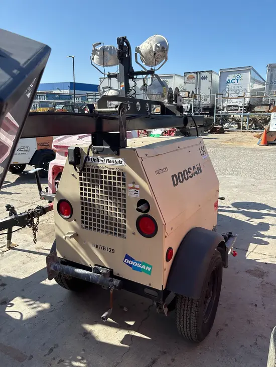 2017 Doosan LSCWKU-T4F Portable Light Tower