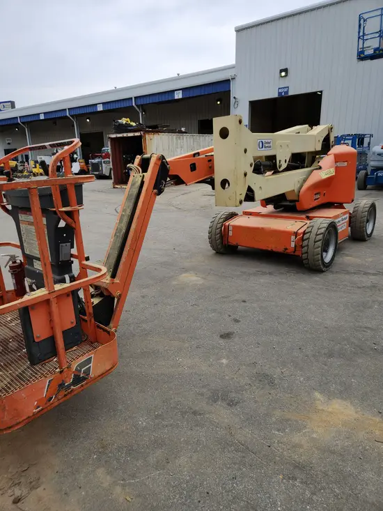 2015 JLG E450AJ Articulating Boom Lift