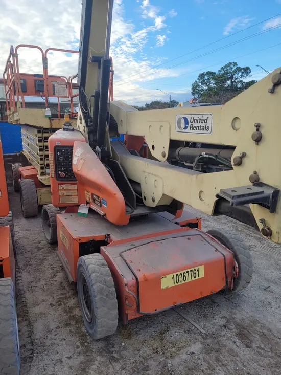 2015 JLG E400AJPN Articulating Boom Lift