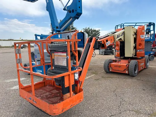 2014 JLG E300AJP Articulating Boom Lift