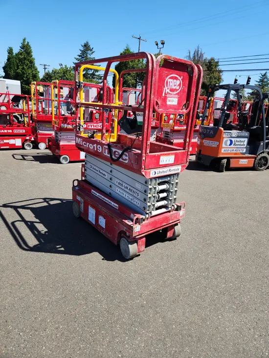 2018 MEC MICRO 19 Scissor Lift