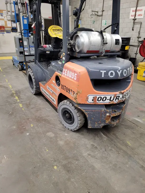 2018 Toyota 8FGU25 Warehouse Forklift
