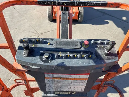 2016 JLG E400AJPN Articulating Boom Lift