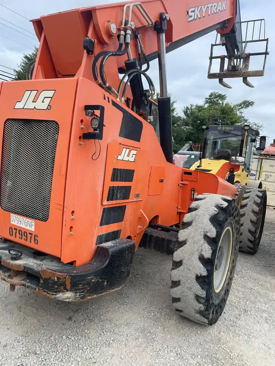 2017 SKYTRAK 6042 Forklift