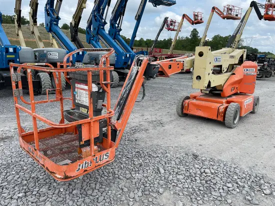 2013 JLG E400AJPN Articulating Boom Lift