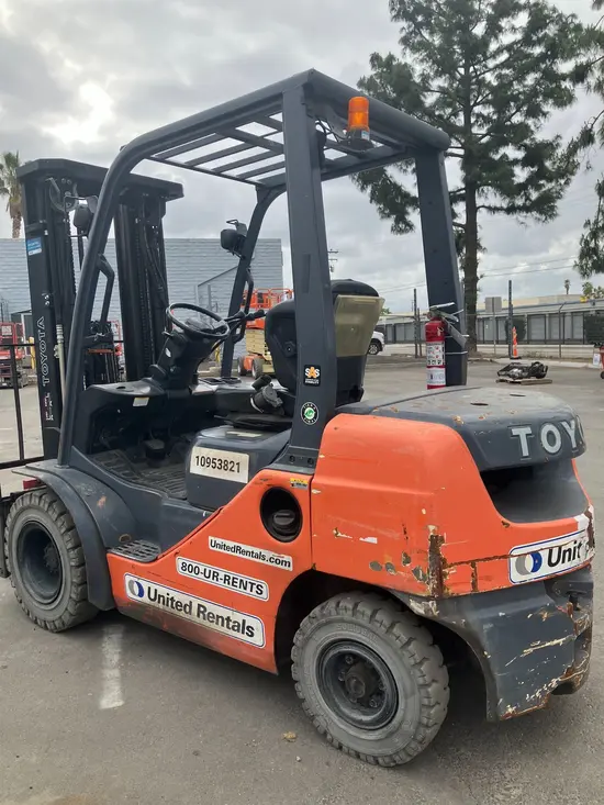 2019 Toyota 8FDU25 Warehouse Forklift